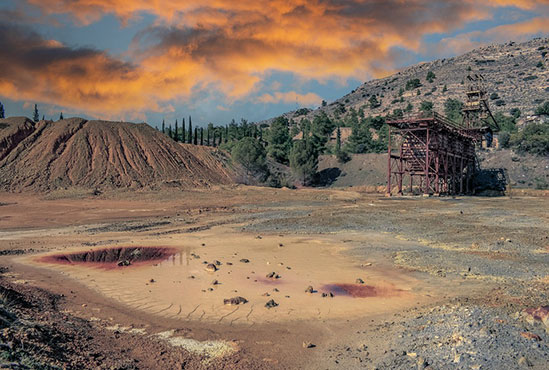 转让或合作开发青海省格尔木市多金属矿山：探矿权面积35.43平方公里，资源丰富，交通便利